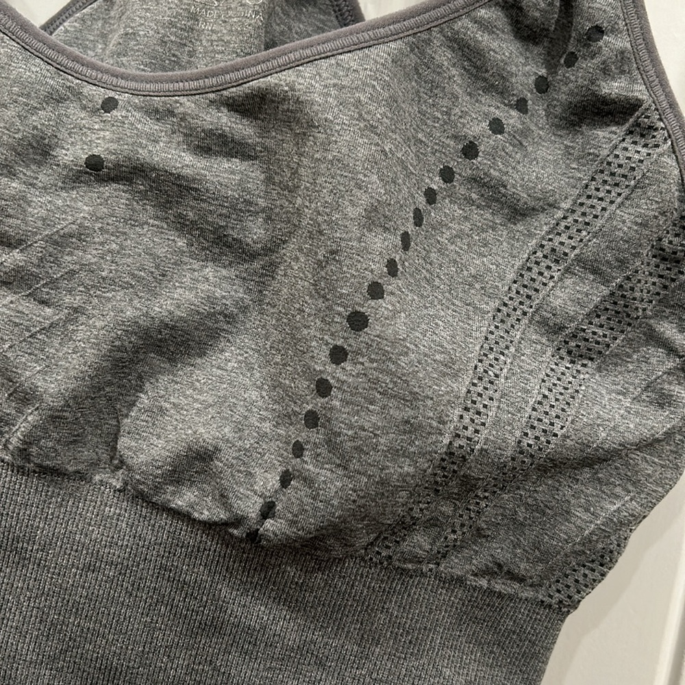 Pro-Fit Seamless Racerback Sports Bra - Picture 4 of 6